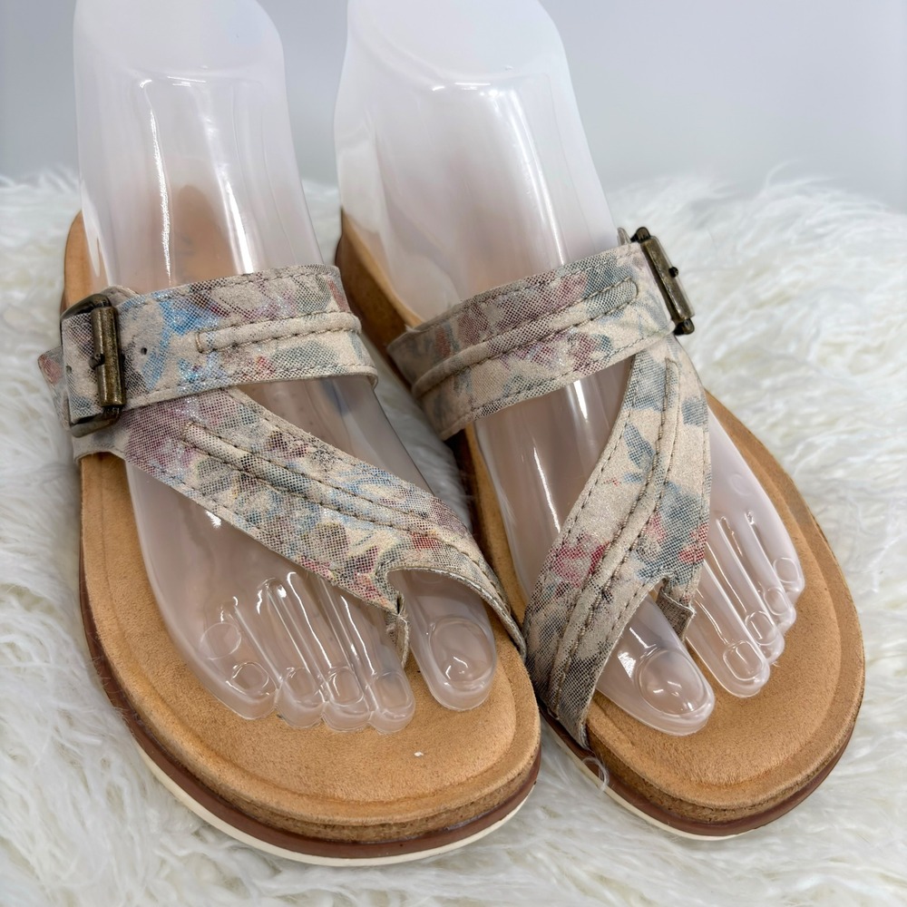 Clarks Collection BRYNN MADI
SAND INTEREST Comfort Sandals Women 7.5 M Neutral - Picture 2 of 9